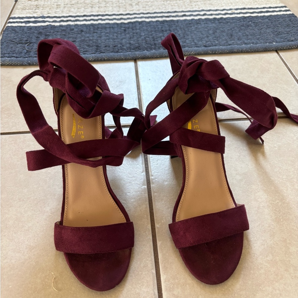 Plum suede heels with tie detail #suedeheels
